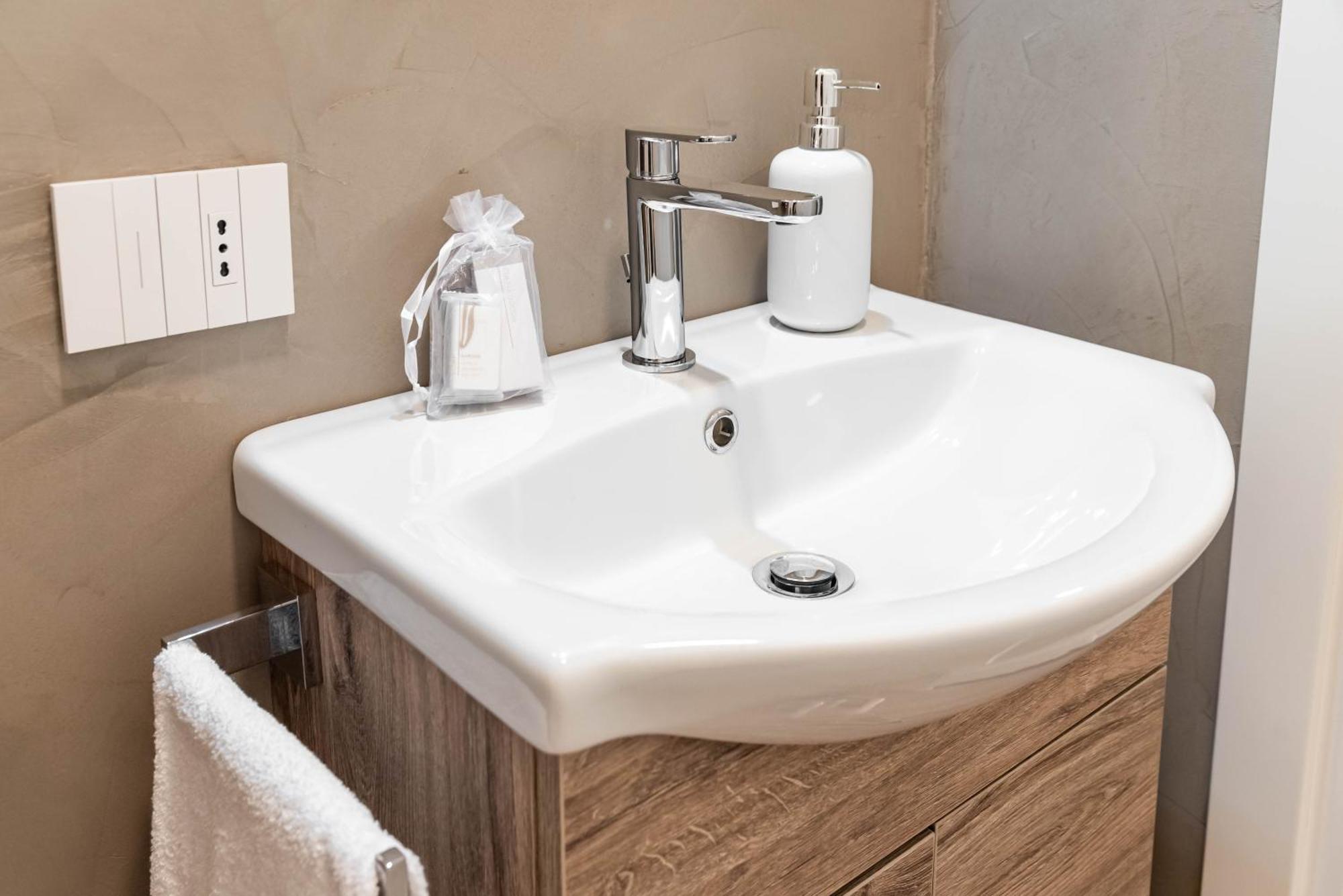We Home - Romeo&Giulietta Luxury Retreat Βερόνα Εξωτερικό φωτογραφία
